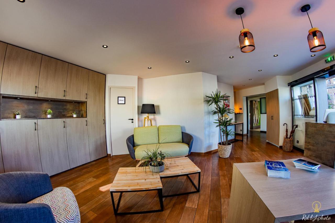 Logis Hotel Du Parc Perros-Guirec Exterior photo