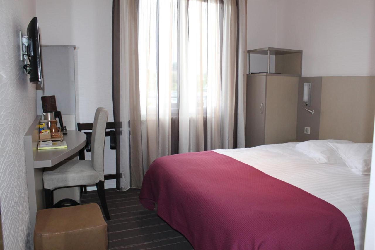 Logis Hotel Du Parc Perros-Guirec Exterior photo