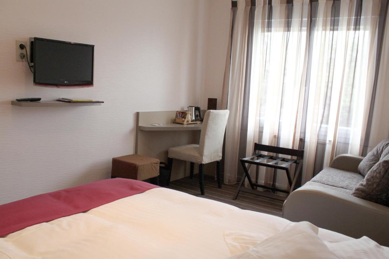 Logis Hotel Du Parc Perros-Guirec Exterior photo