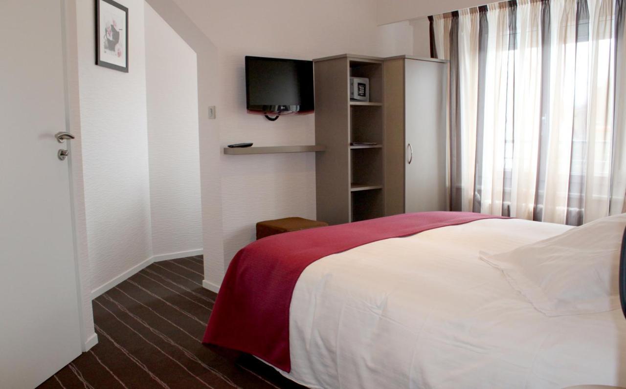 Logis Hotel Du Parc Perros-Guirec Exterior photo