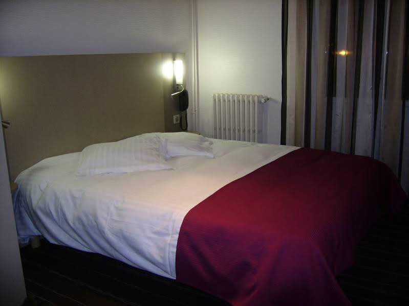 Logis Hotel Du Parc Perros-Guirec Exterior photo